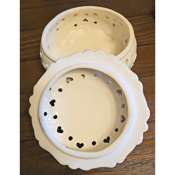 Vintage Pomander/Potpourri Bowl Ceramic Covered Ornate Bowl - Picture 3 of 6